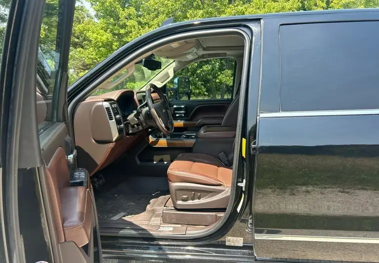 2019 Chevrolet Silverado 3500HD photo 16