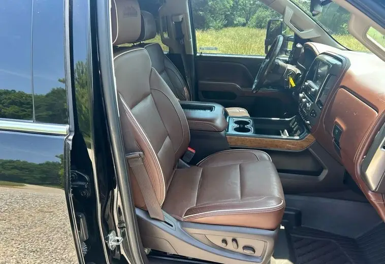 2019 Chevrolet Silverado 3500HD photo 32