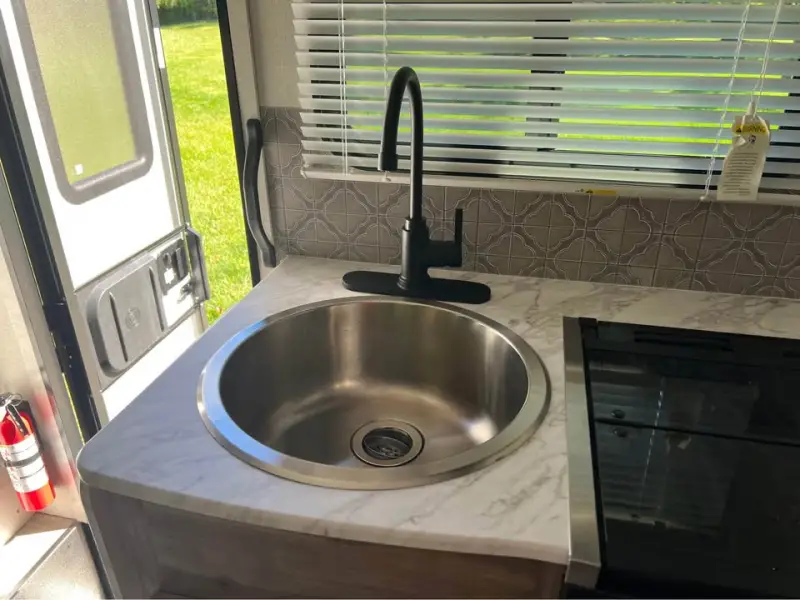 2024 Coachmen Cross Trail 23XG Class C Motorhome photo 9