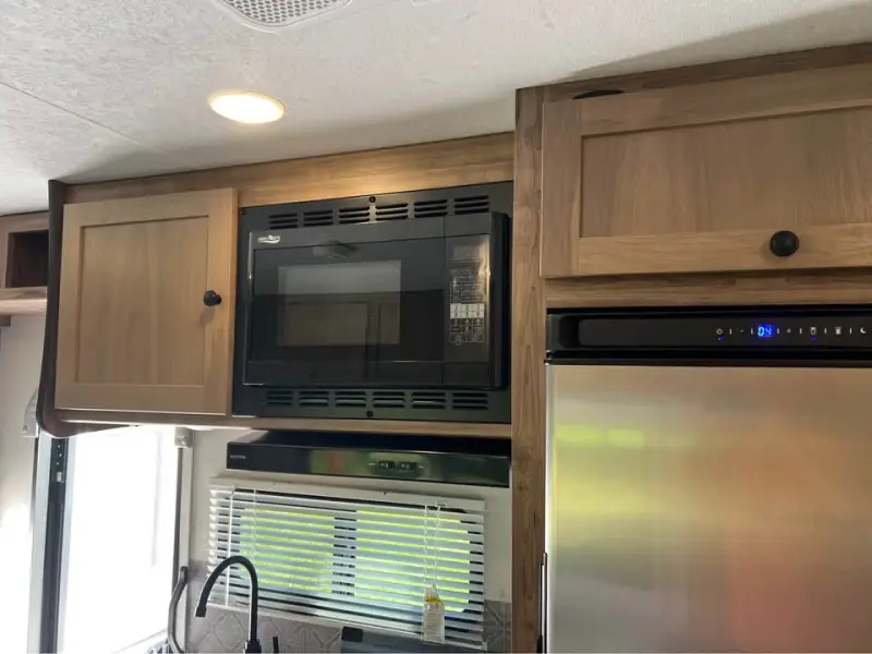 2024 Coachmen Cross Trail 23XG Class C Motorhome photo 13