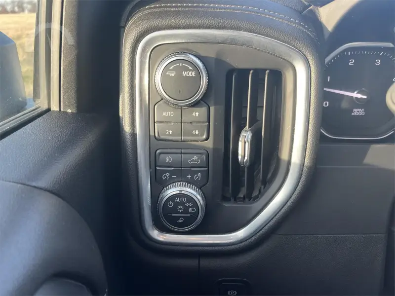2020 Ford F-150 Lariat photo 32