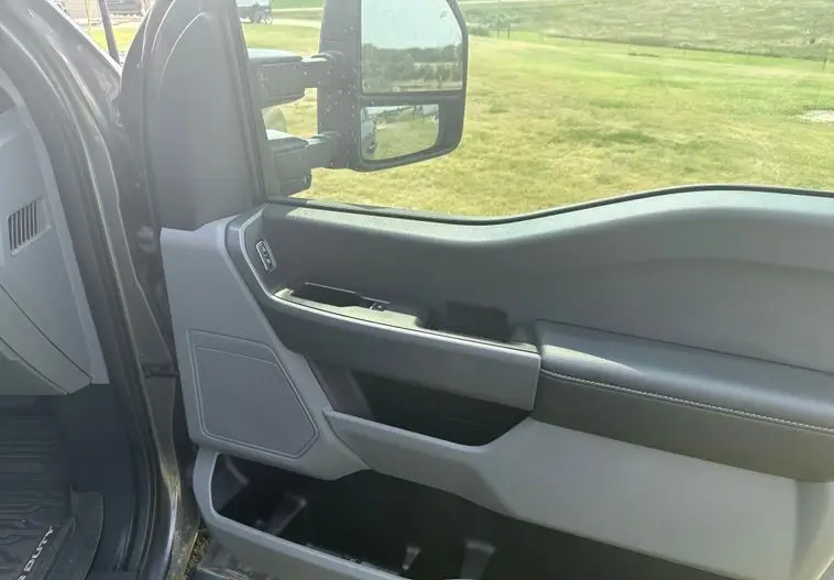 2023 Ford F250 Super Duty XLT photo 48