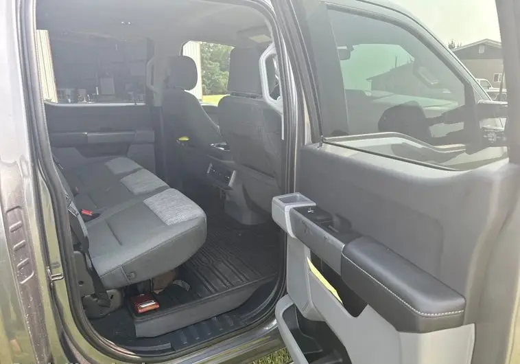 2023 Ford F250 Super Duty XLT photo 52